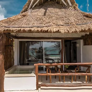 niken-beachfront-tulum-hotel.tulum-hotels.net/
