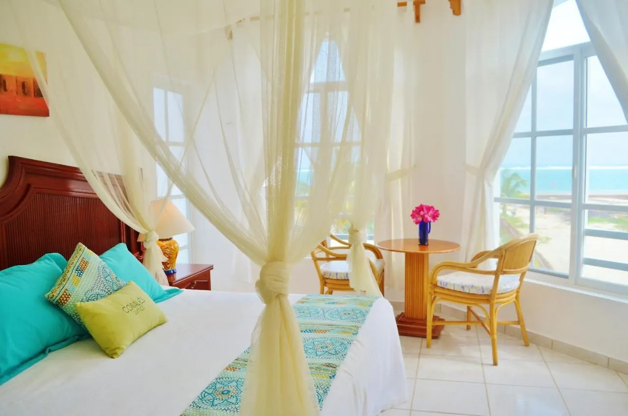 Corales Suites Puerto Morelos 3*,